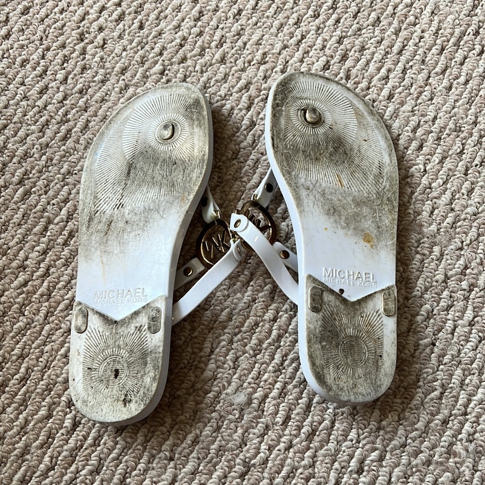 Michael Kors White Cork Thong Sandals with Gold Logo - Picture 4 of 4